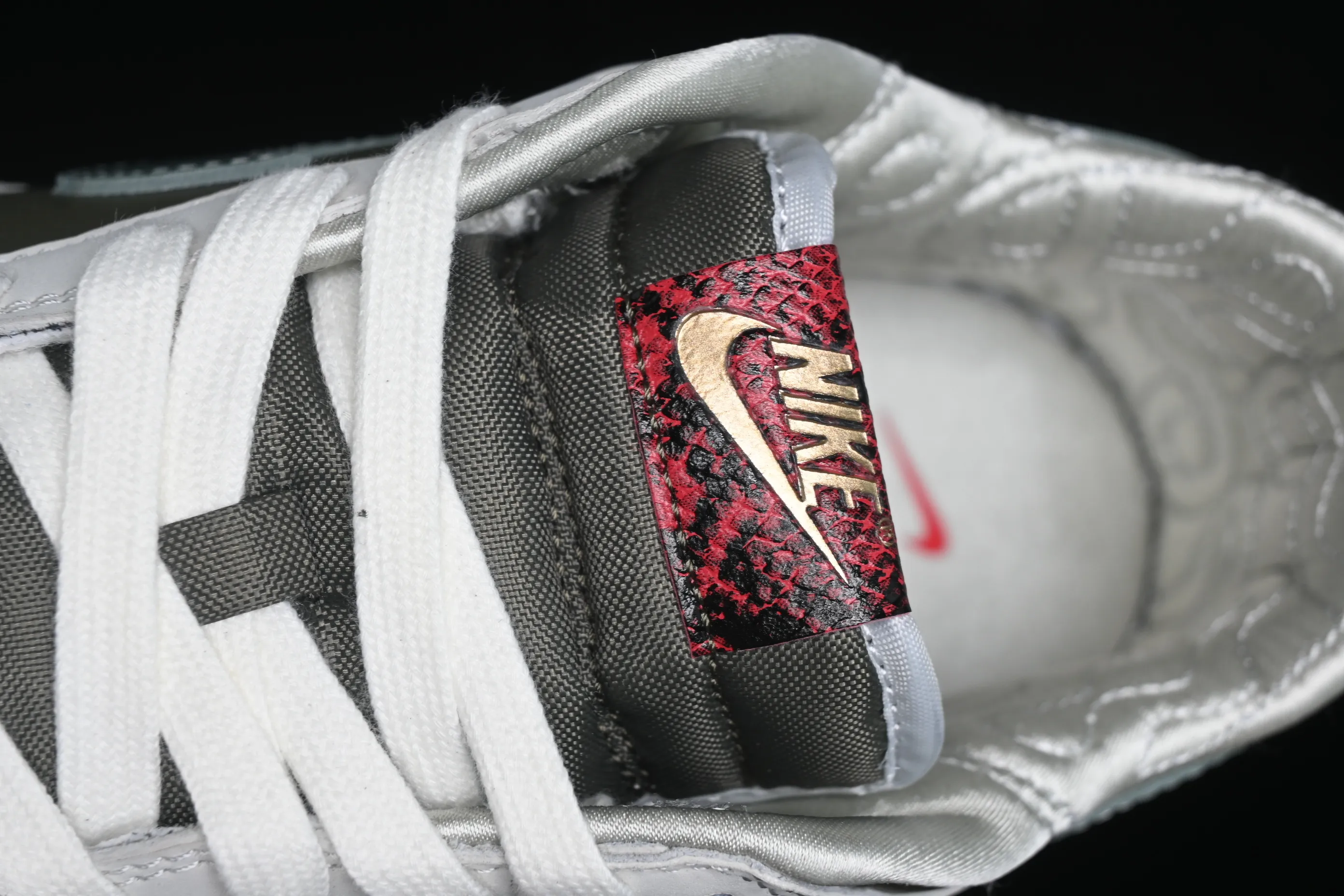 All Categories Nk SB Dunk Series Nk SB Dunk Low Low-top sneakers Nk Dunk Low "Year of the Snake" Year of the Snake Spring Festival limited low-top casual sneakers HV5980-231